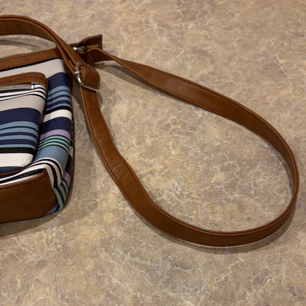 Striped Women’s Shoulder Bag - Picture 11 of 11